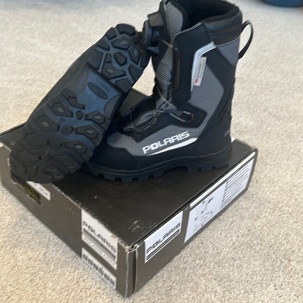 Mens Polaris snowmobile boots size 8